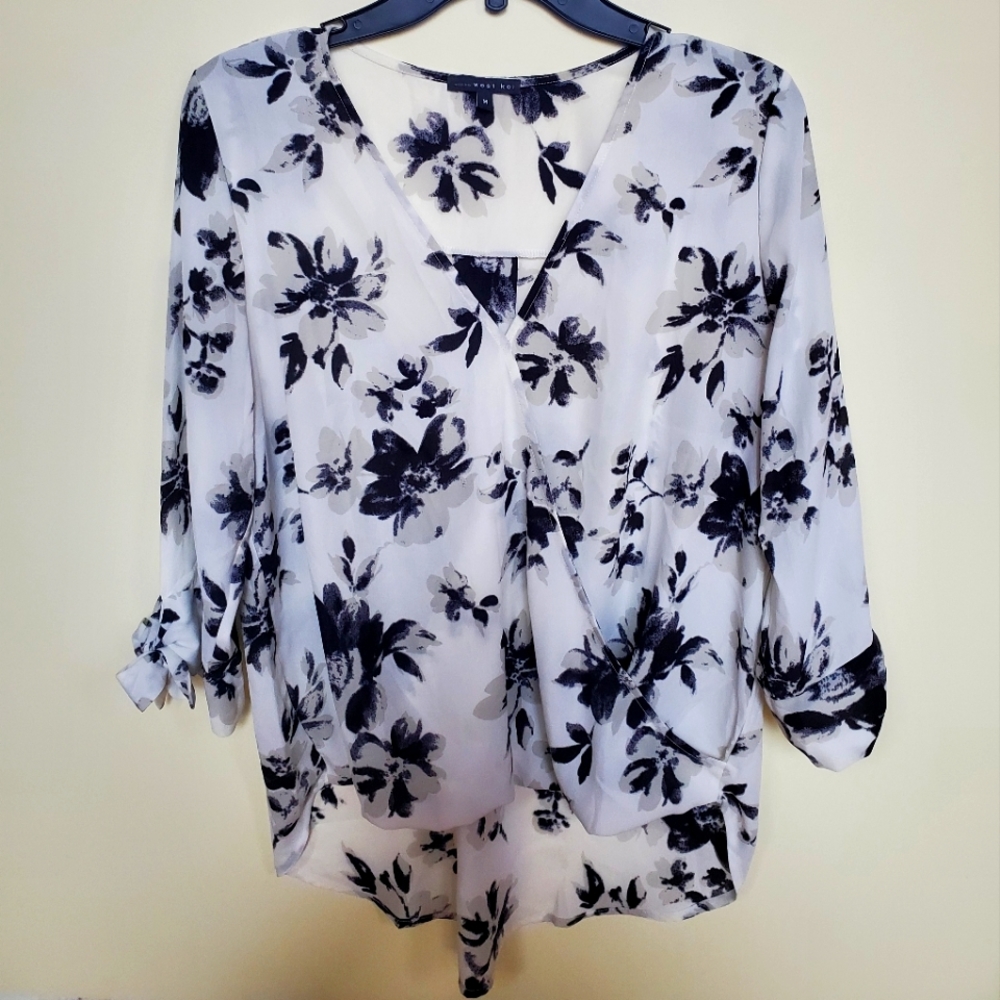 Black and white floral surplice top. West kei. Medium